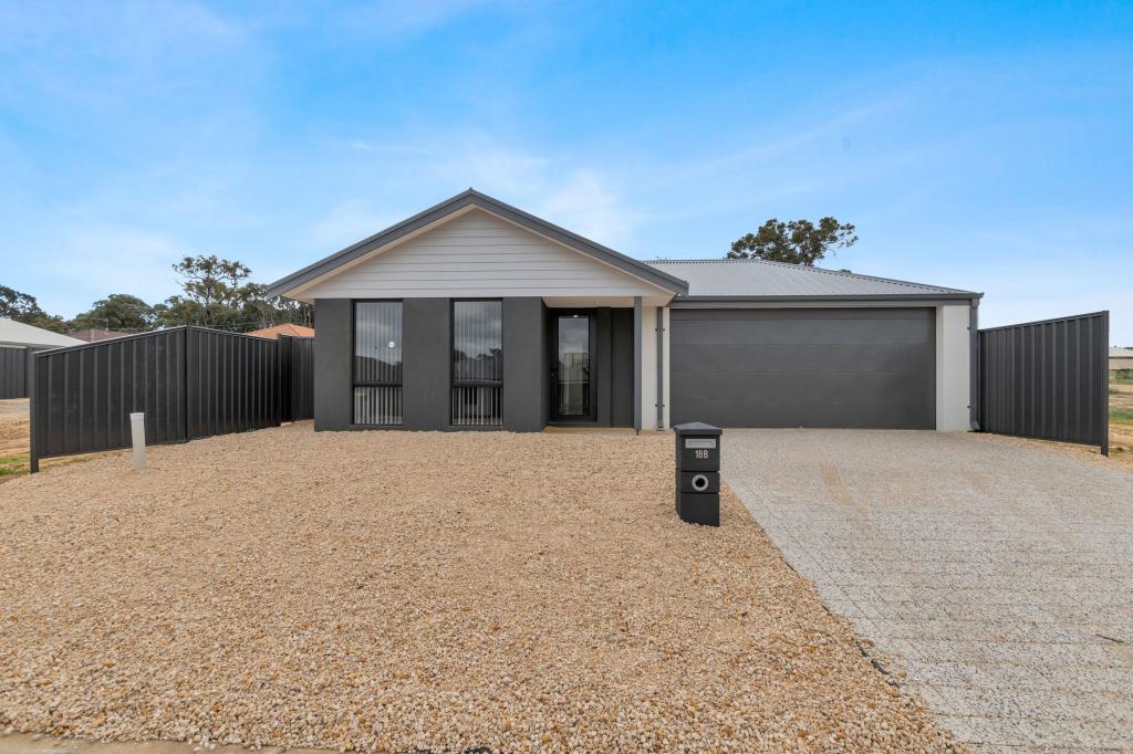18b Wood Ave, Waroona, WA 6215