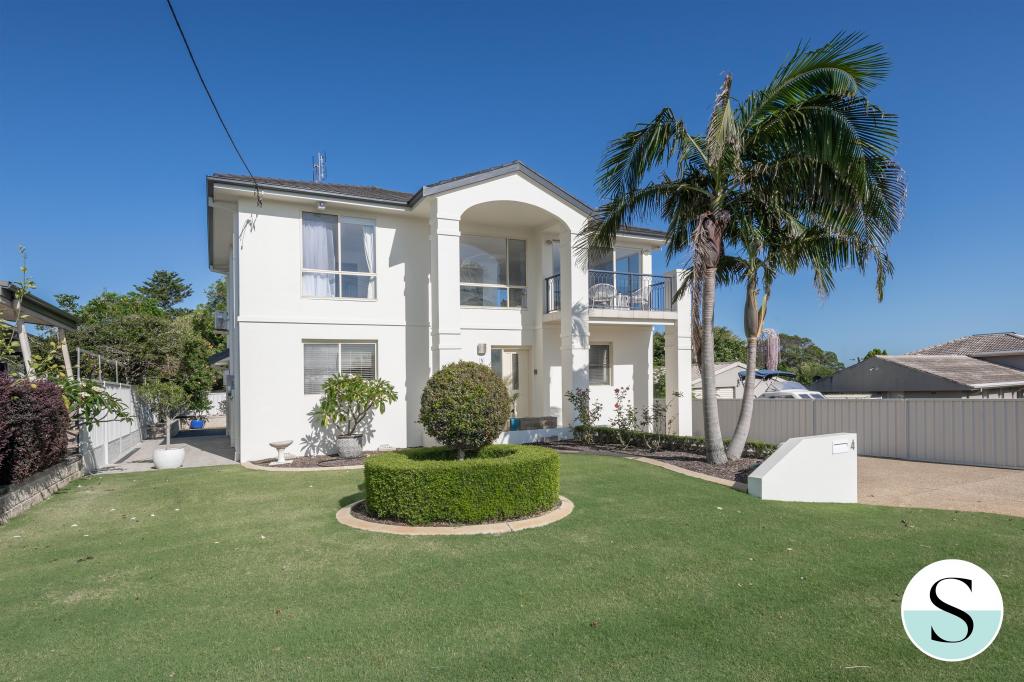 4 Caves Beach Rd, Caves Beach, NSW 2281