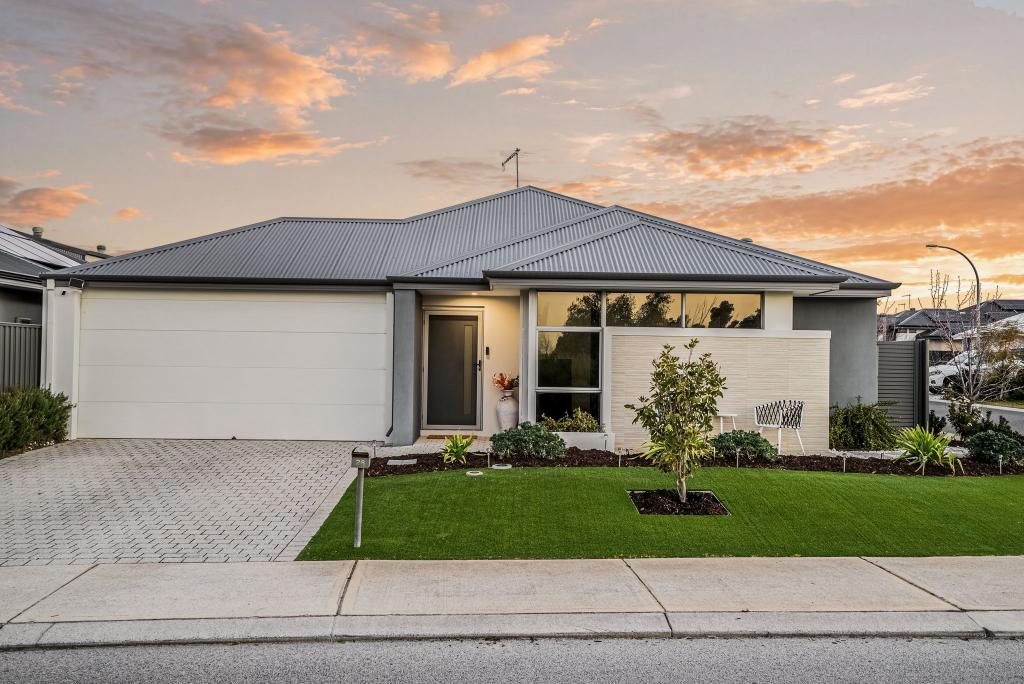 26 Hollingworth Dr, Aveley, WA 6069