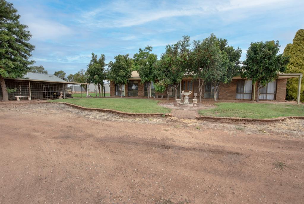 2437 Murray Valley Hwy, Vinifera, VIC 3591