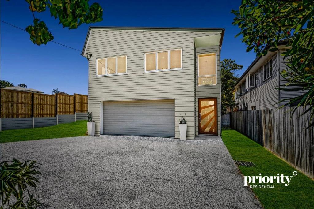 405 ROBINSON RD, GEEBUNG, QLD 4034