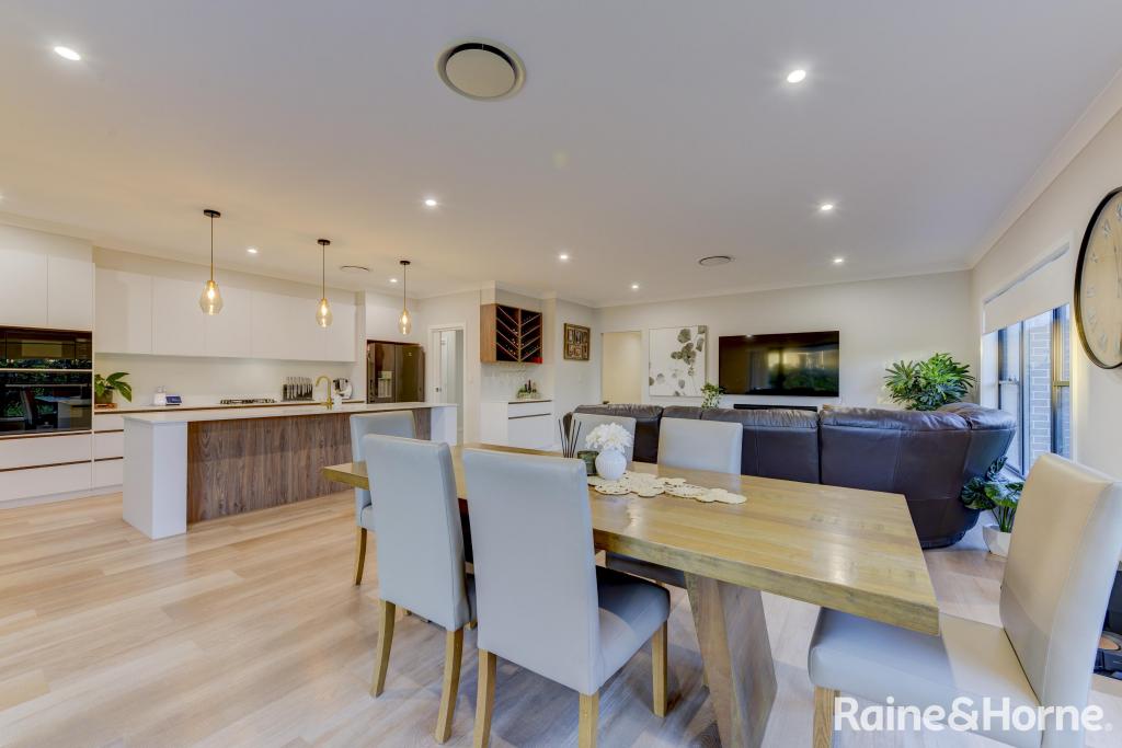 21 TUSCANY BVD, NORTH TAMWORTH, NSW 2340