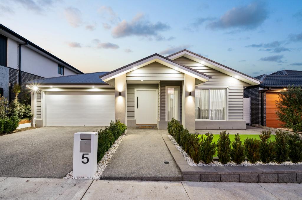 5 Milne St, Sunbury, VIC 3429