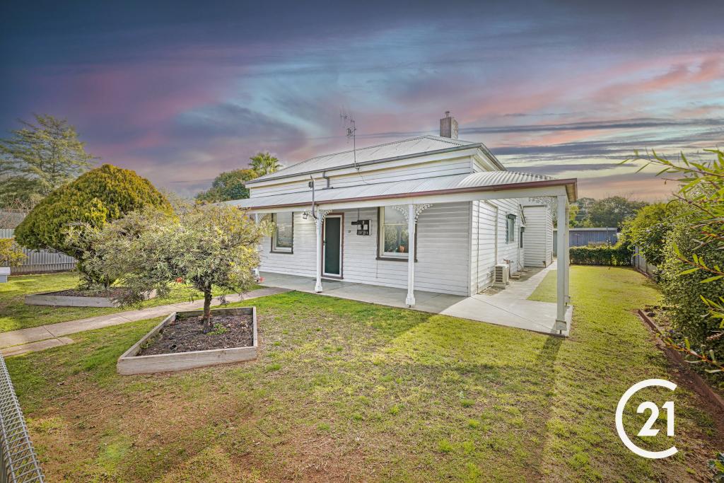 28 POPPLEWELL ST, MOAMA, NSW 2731