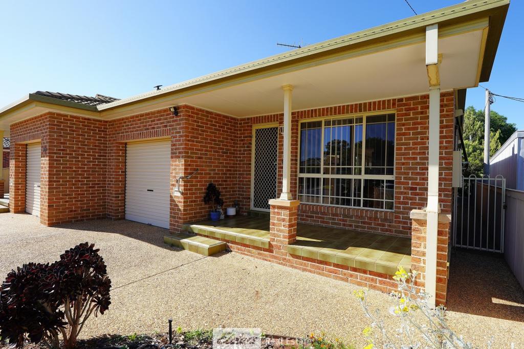 2/30a Kooba St, Griffith, NSW 2680