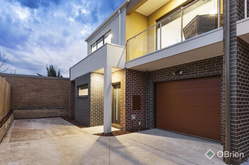 2/17 Russell St, Cranbourne, VIC 3977