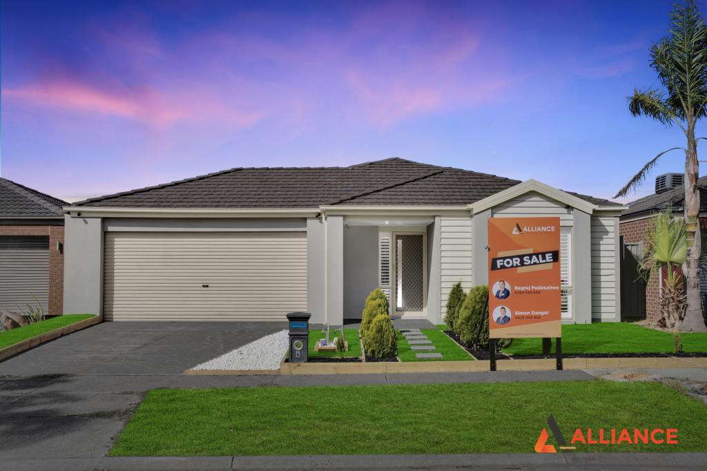 4 MADDOCK DR, CRANBOURNE EAST, VIC 3977