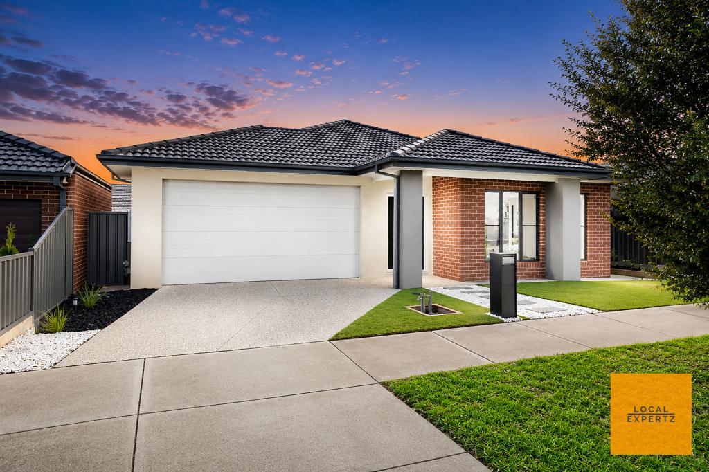 40 Roehampton Dr, Strathtulloh, VIC 3338