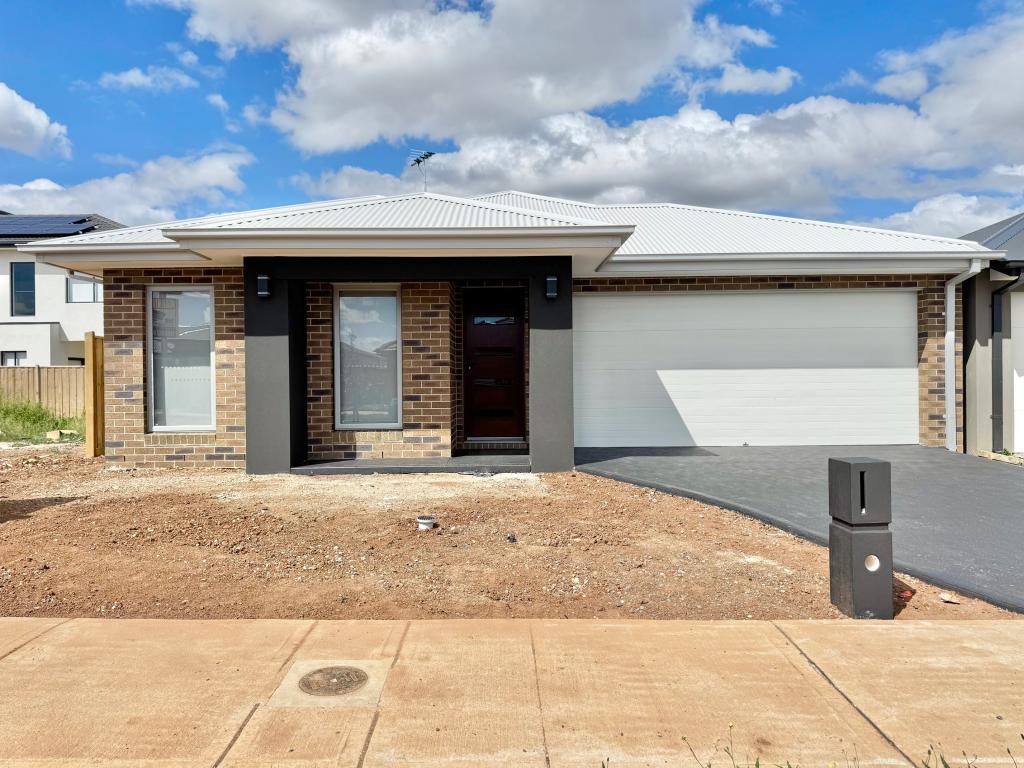 16 SHALLOW RD, WEIR VIEWS, VIC 3338