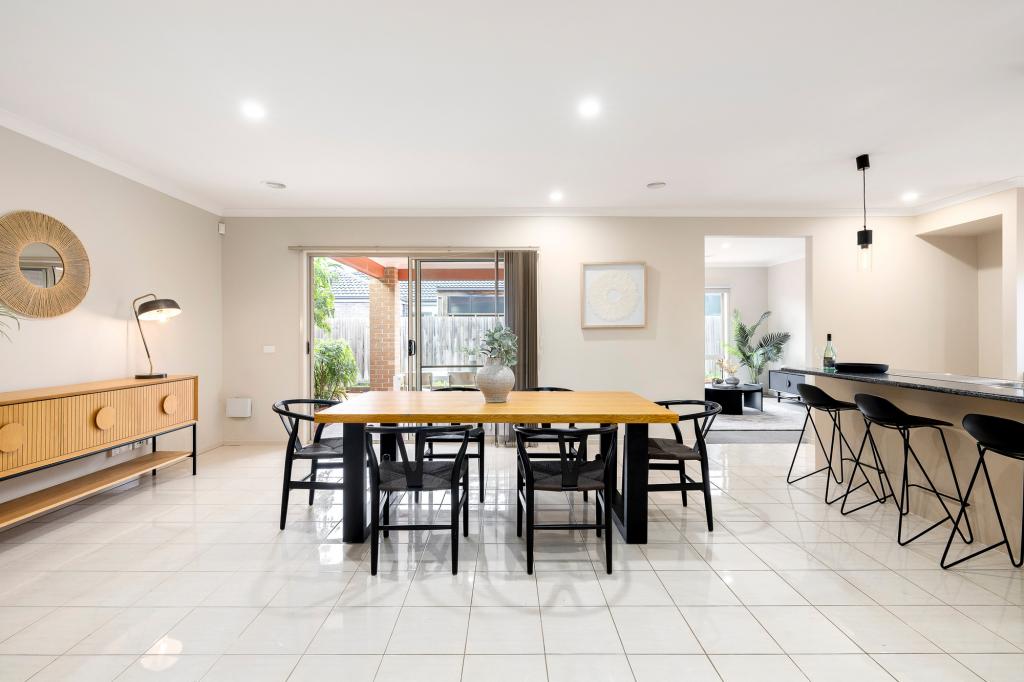 4 MATTS PL, CARRUM DOWNS, VIC 3201