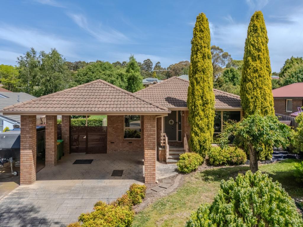 105 Lakeview Dr, Lilydale, VIC 3140