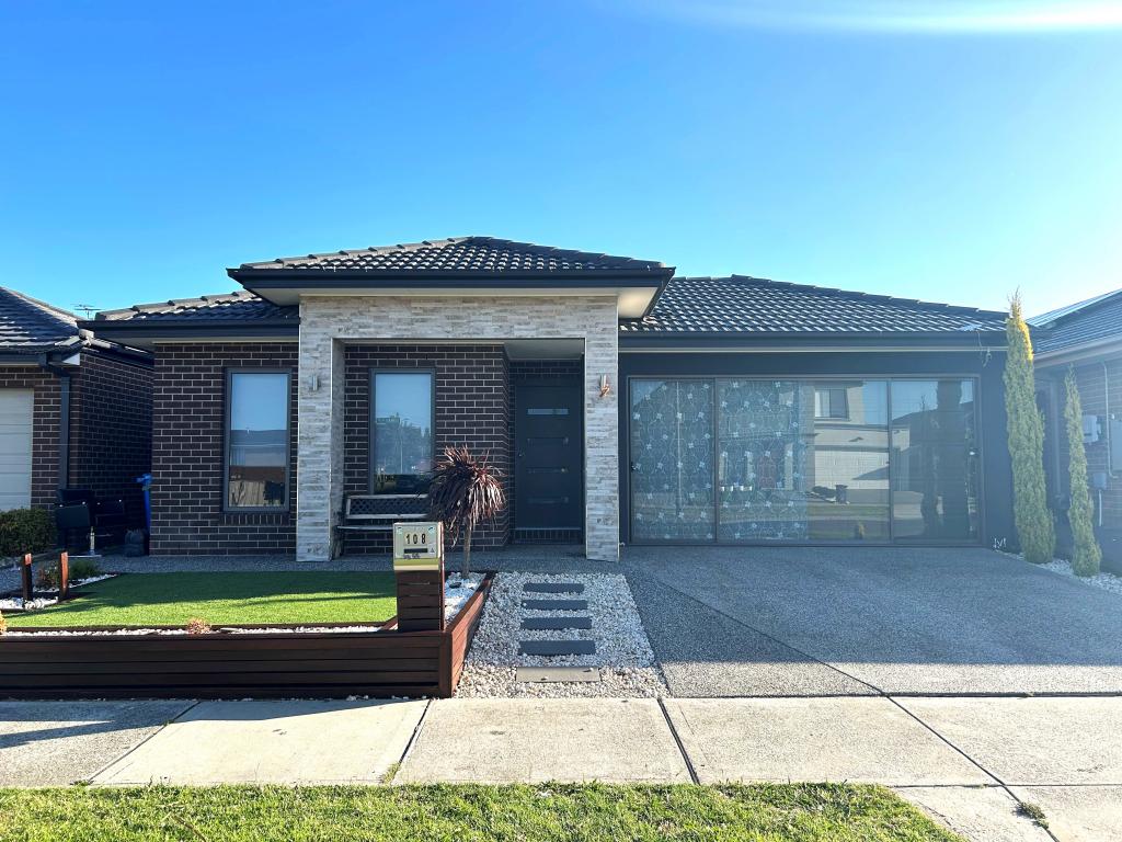 108 Fenway Bvd, Clyde North, VIC 3978