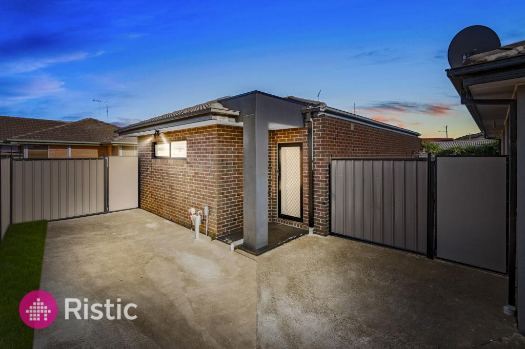 2/207 Darebin Dr, Lalor, VIC 3075