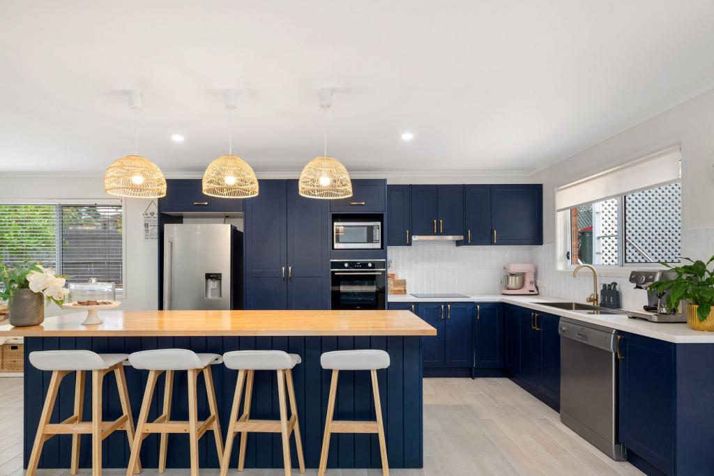 45 Morialta St, Mansfield, QLD 4122