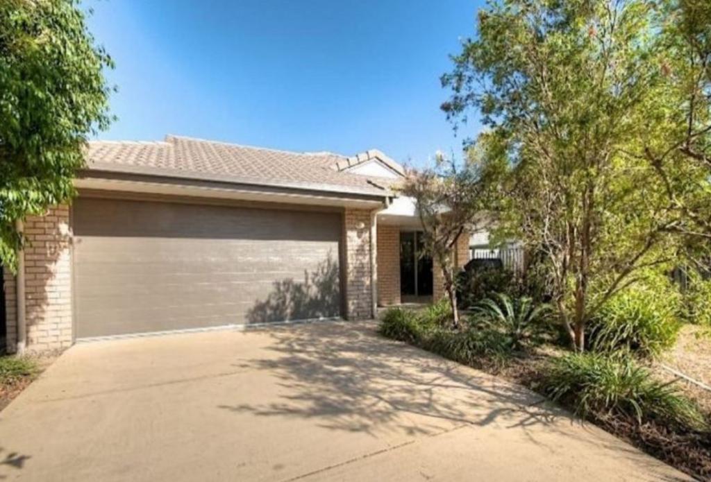 26 Scottsdale St, Raceview, QLD 4305