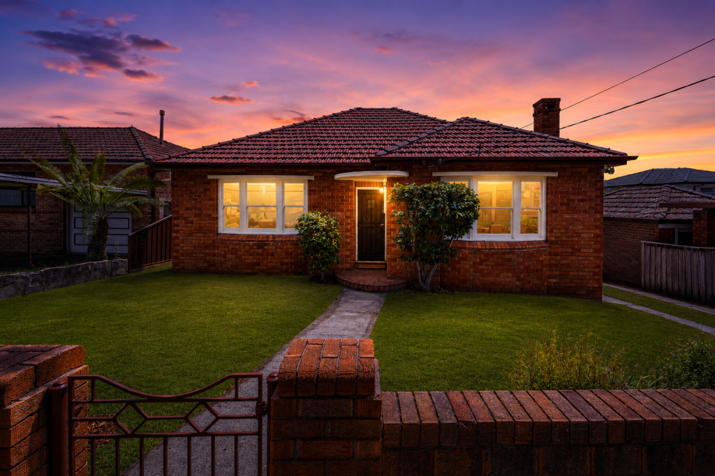 33 Earlwood Cres, Bardwell Park, NSW 2207