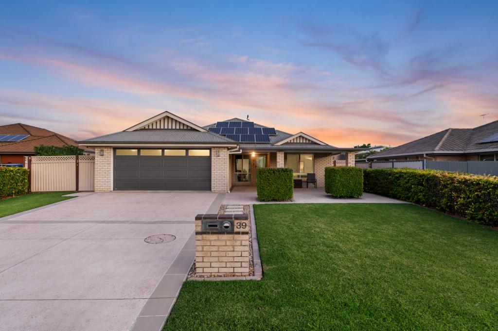 39 Duffield Cres, Caboolture, QLD 4510