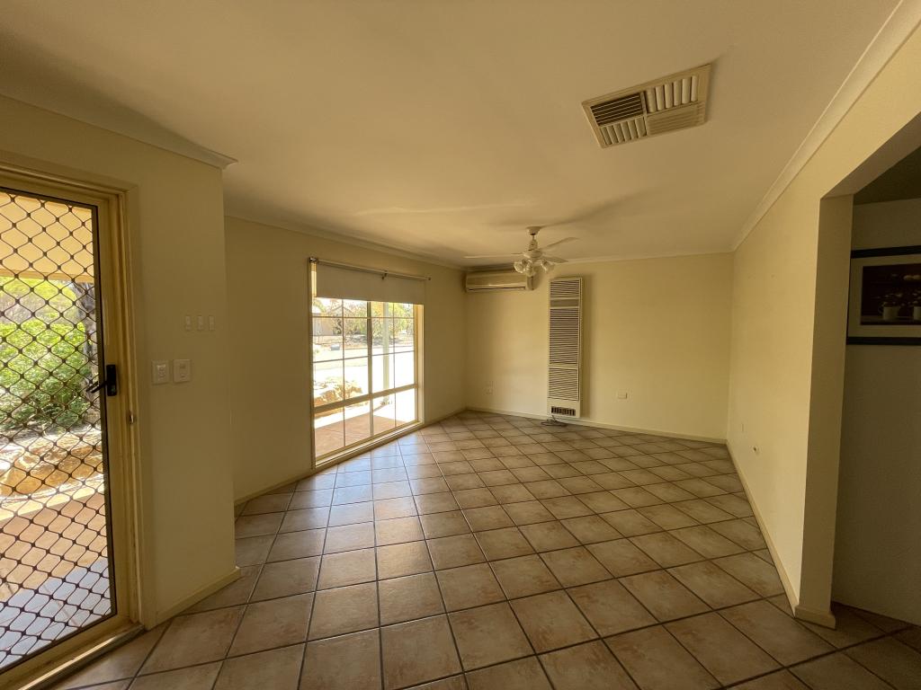 60 HERMIT ST, ROXBY DOWNS, SA 5725