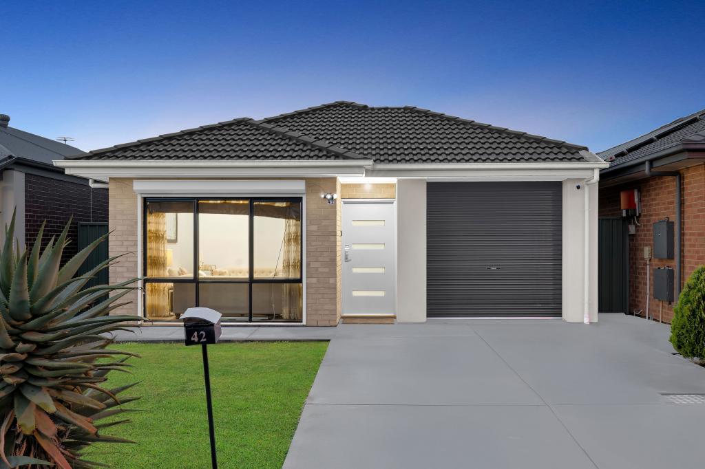 42 Royal Palm Dr, Parafield Gardens, SA 5107