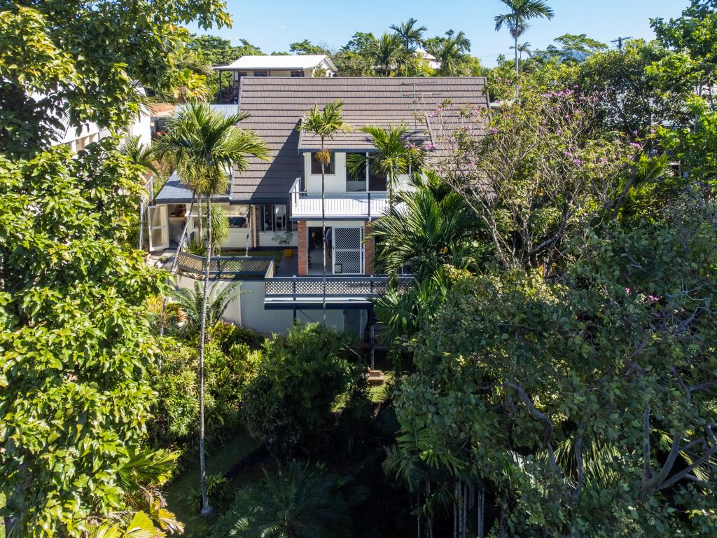 52 Mission Dr, South Mission Beach, QLD 4852