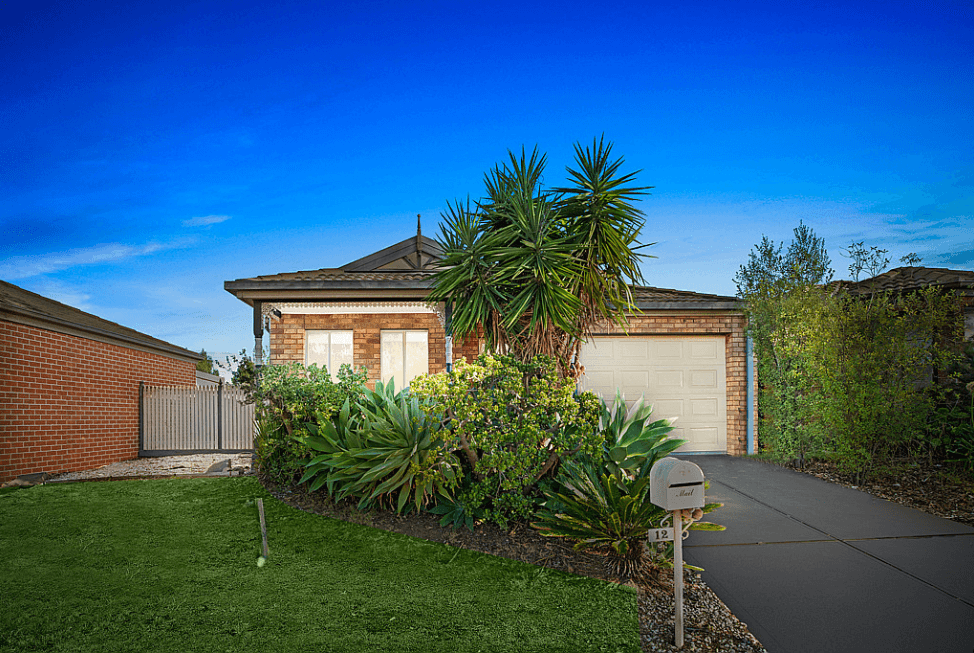 12 Silver Gum St, Manor Lakes, VIC 3024