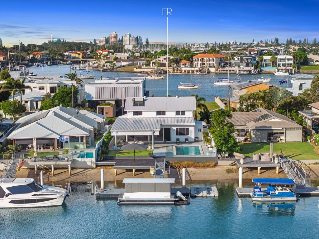 9 Carwoola Cres, Mooloolaba, QLD 4557