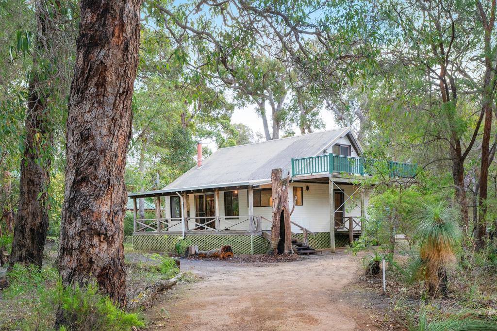 11 Clements Cres, Molloy Island, WA 6290