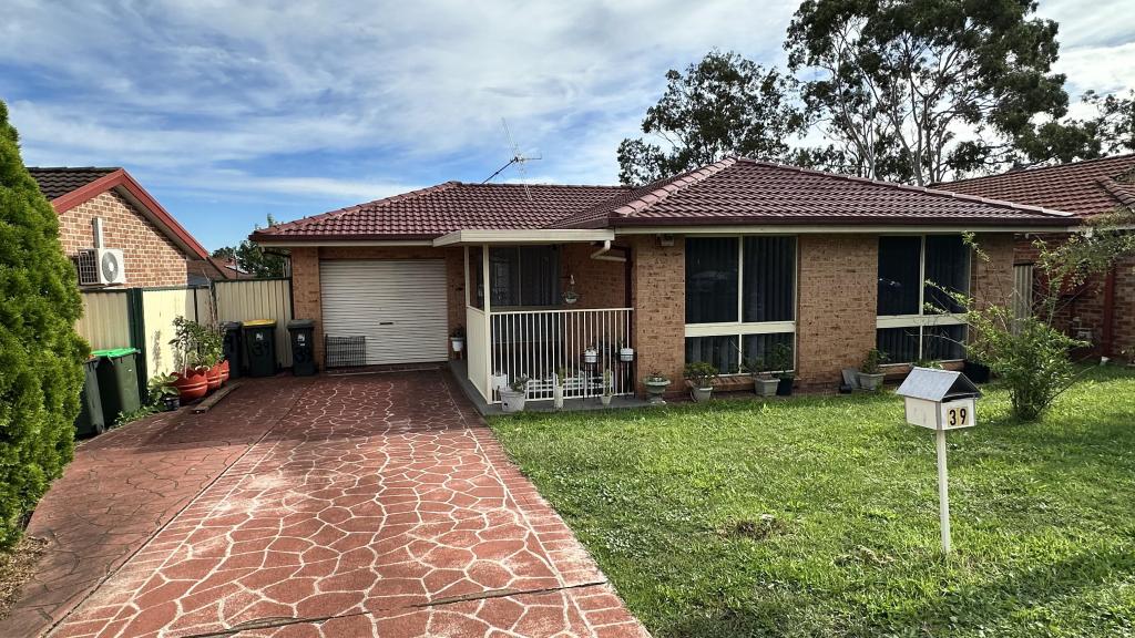 39 Hydrangea Pl, Macquarie Fields, NSW 2564