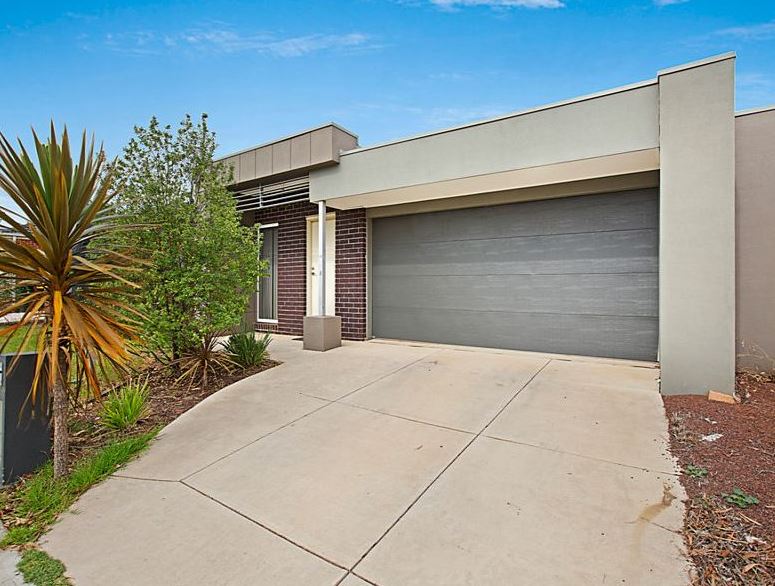 82 HAMISH DR, TARNEIT, VIC 3029