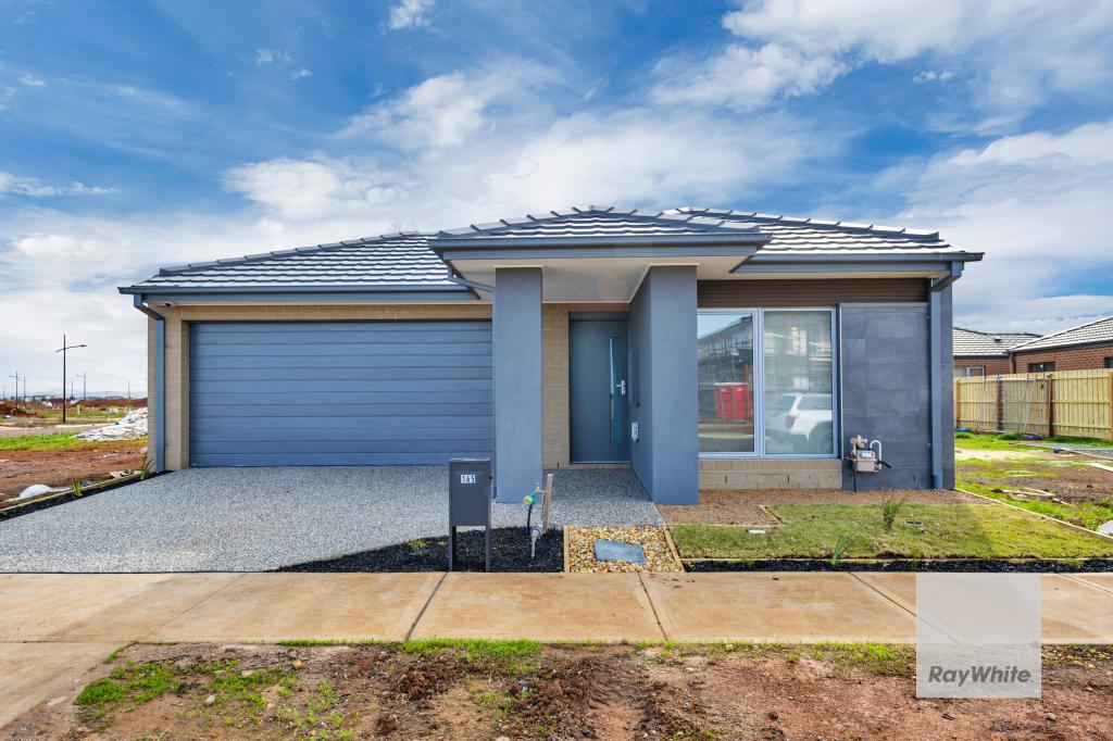 165 WHITECROSS DR, THORNHILL PARK, VIC 3335