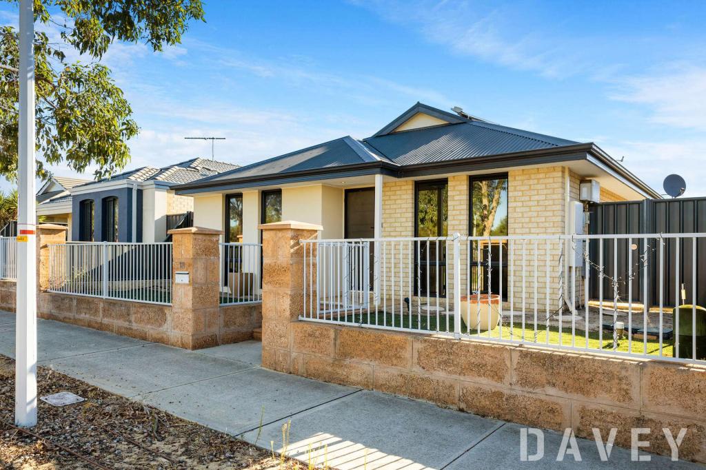 18 Bauer Cir, Banksia Grove, WA 6031