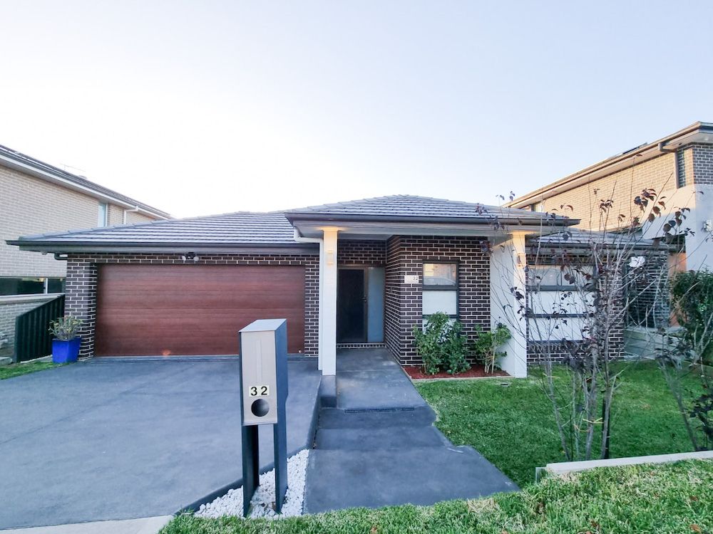 32 Mulvihill Cres, Denham Court, NSW 2565