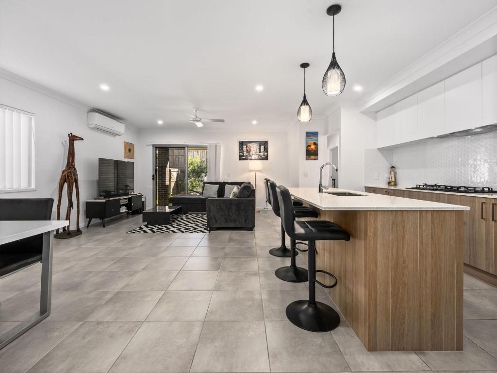 10 Mackenroth St, Collingwood Park, QLD 4301