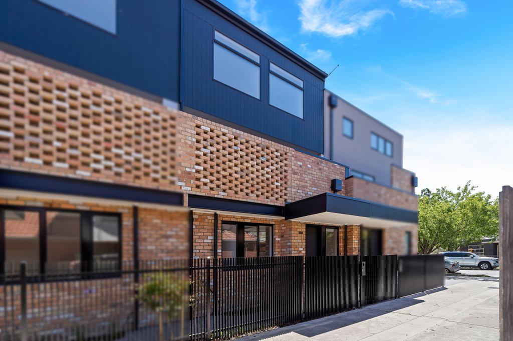 19 Carrick Lane, Strathmore, VIC 3041