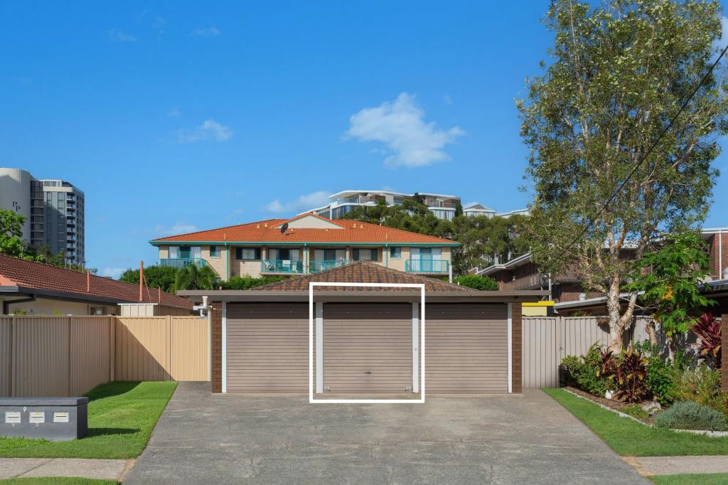 2/9 Molucca Ave, Palm Beach, QLD 4221