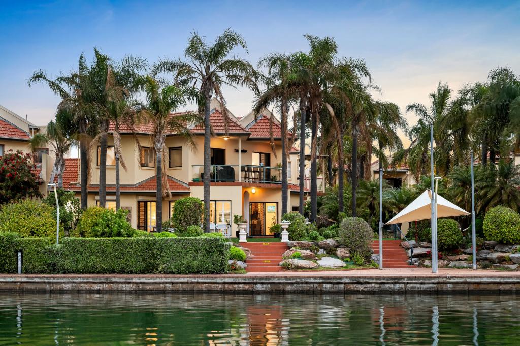 15/157 Brebner Dr, West Lakes, SA 5021