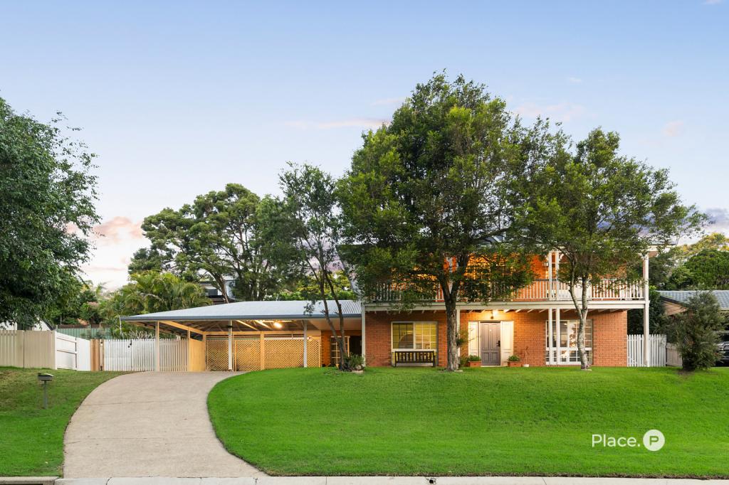 32 WYNDARRA ST, KENMORE, QLD 4069