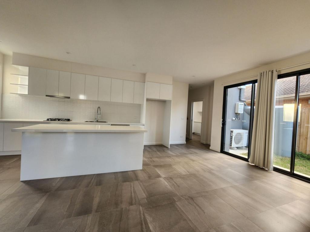 1/24 Gossamer St, Werribee, VIC 3030