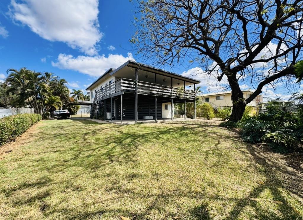 5 YEATES ST, MORANBAH, QLD 4744