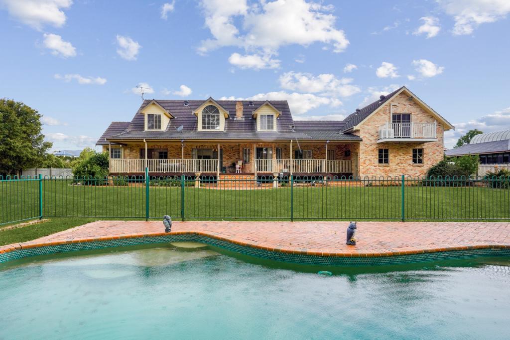 17 Burnside Gr, Windsor Downs, NSW 2756