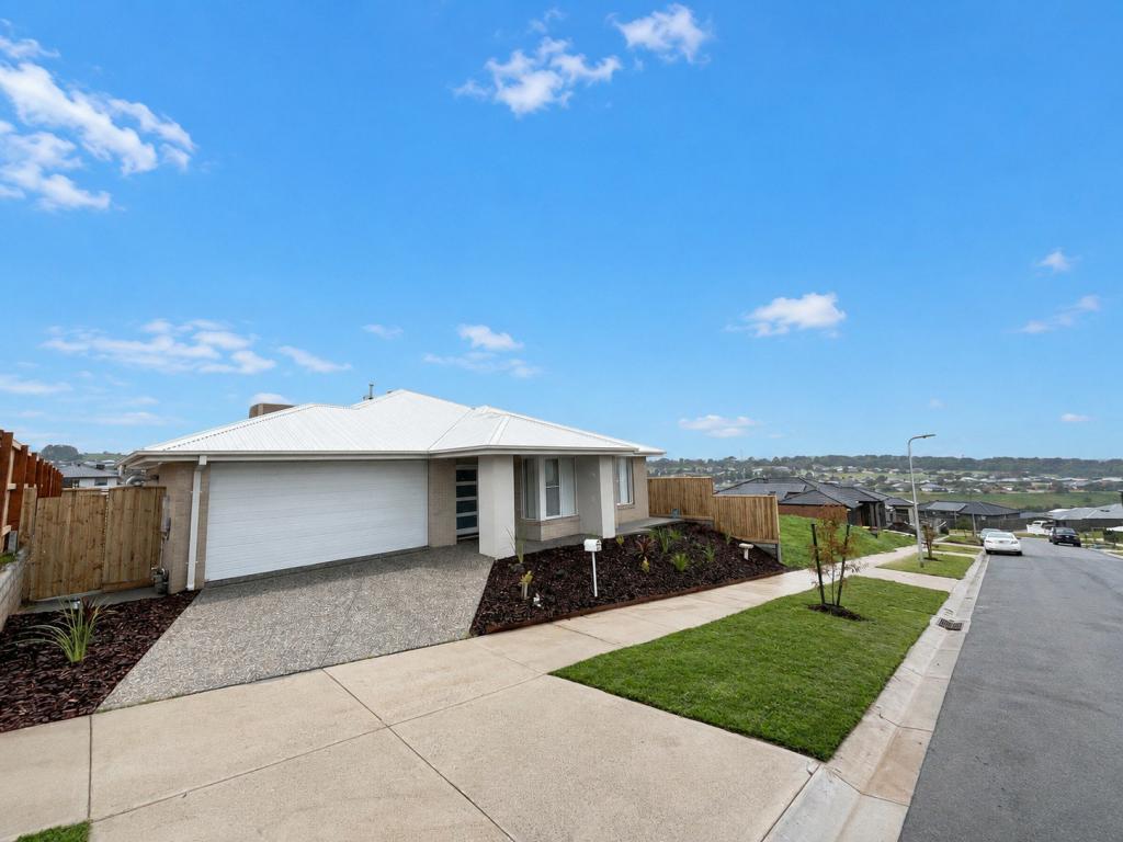 14 Basil Dr, Wallan, VIC 3756