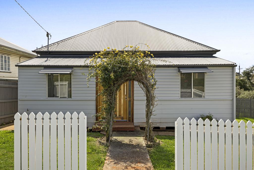 15 Seaton St, South Toowoomba, QLD 4350