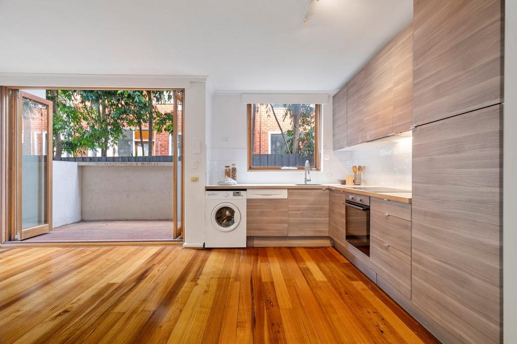3/6 INVERLEITH CT, ST KILDA, VIC 3182