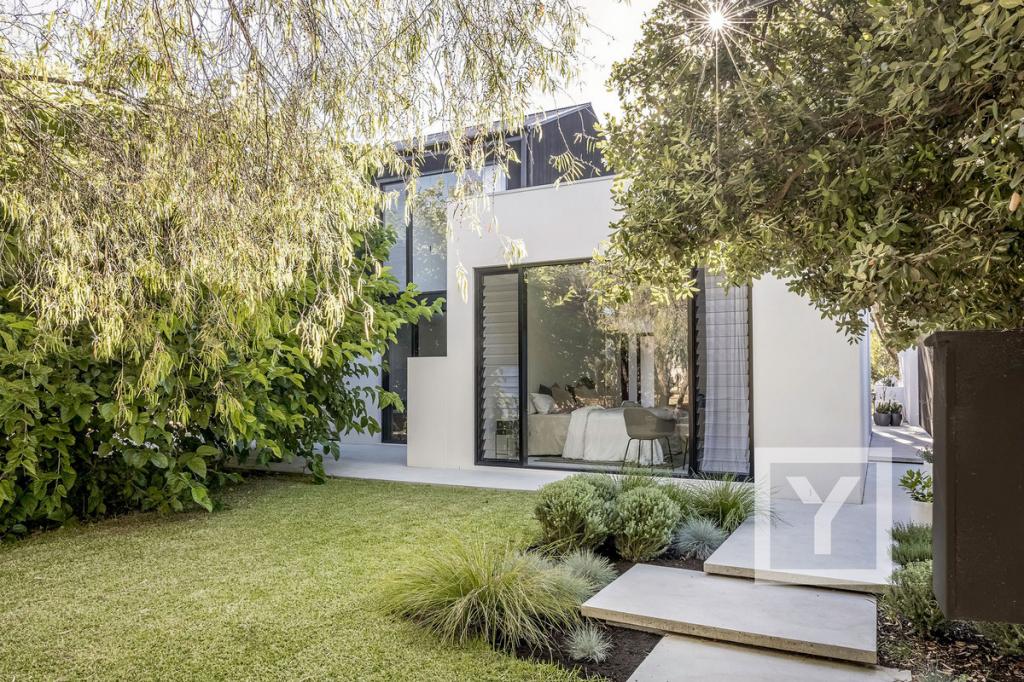 8 Geographe Cl, Quindalup, WA 6281