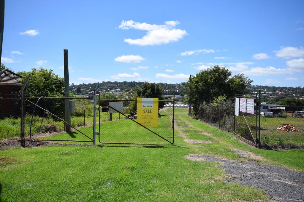 2 Lancaster St, Rockville, QLD 4350