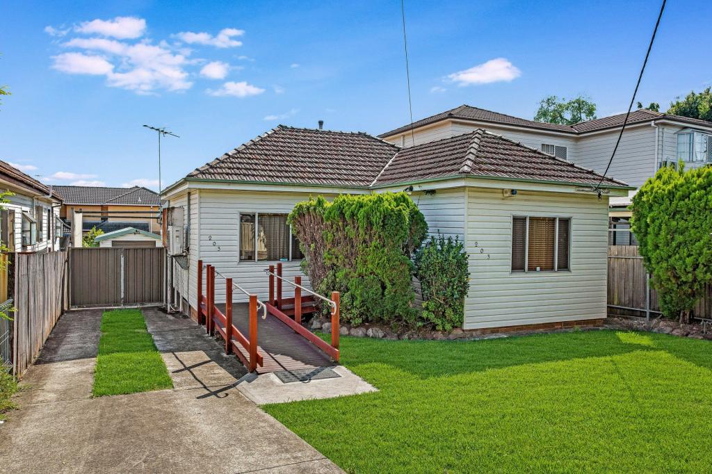 203 Wangee Rd, Greenacre, NSW 2190