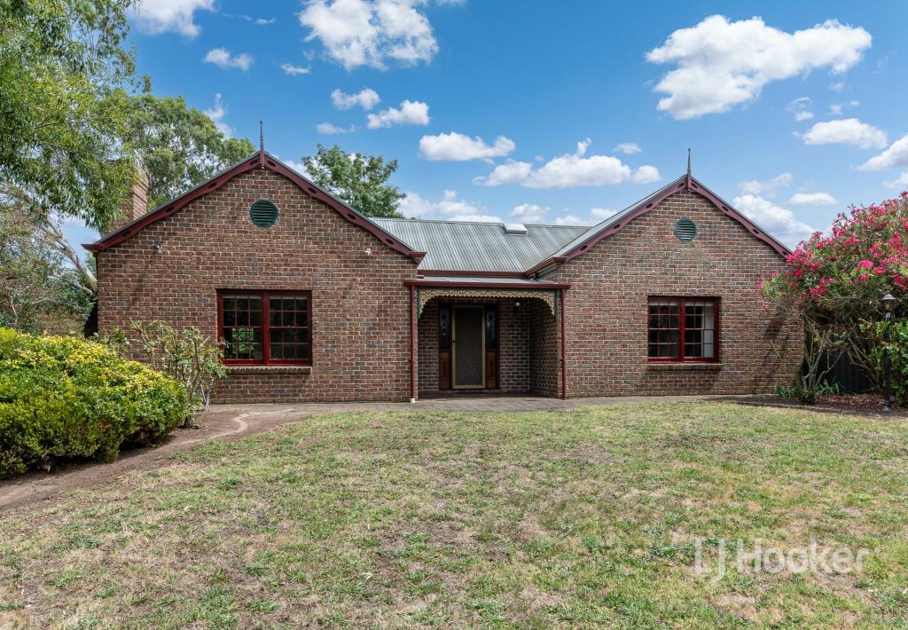 17 BALHANNAH RD, HAHNDORF, SA 5245