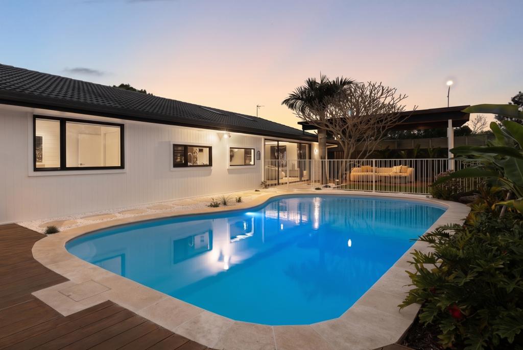 6 Hixson Ct, Mermaid Waters, QLD 4218