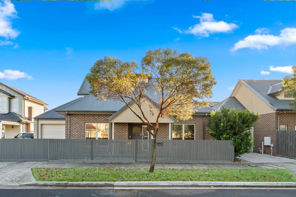 2a Malcolm St, Oak Park, VIC 3046