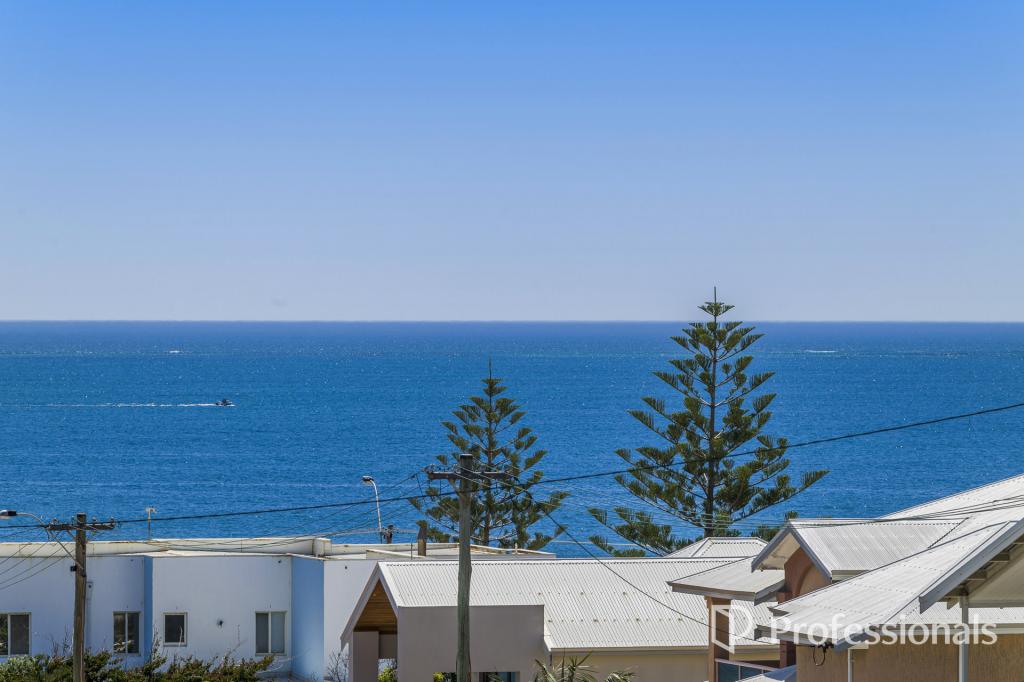 22 SHOLL AVE, NORTH BEACH, WA 6020